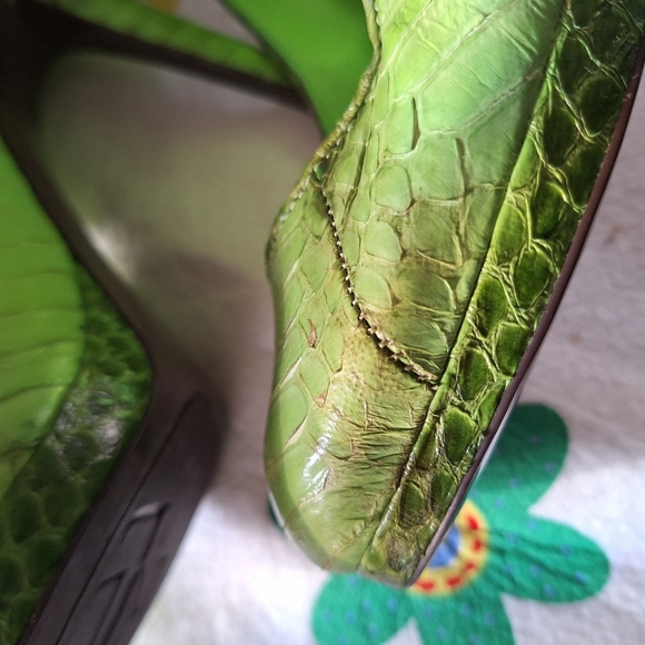 Lauren Ralph Lauren | Kailee Snakeskin Embossed Platform Pumps - Lime Green - Picture 8 of 13